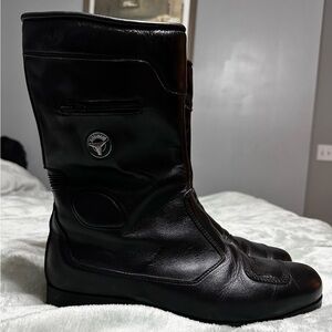 Taurus moto boots